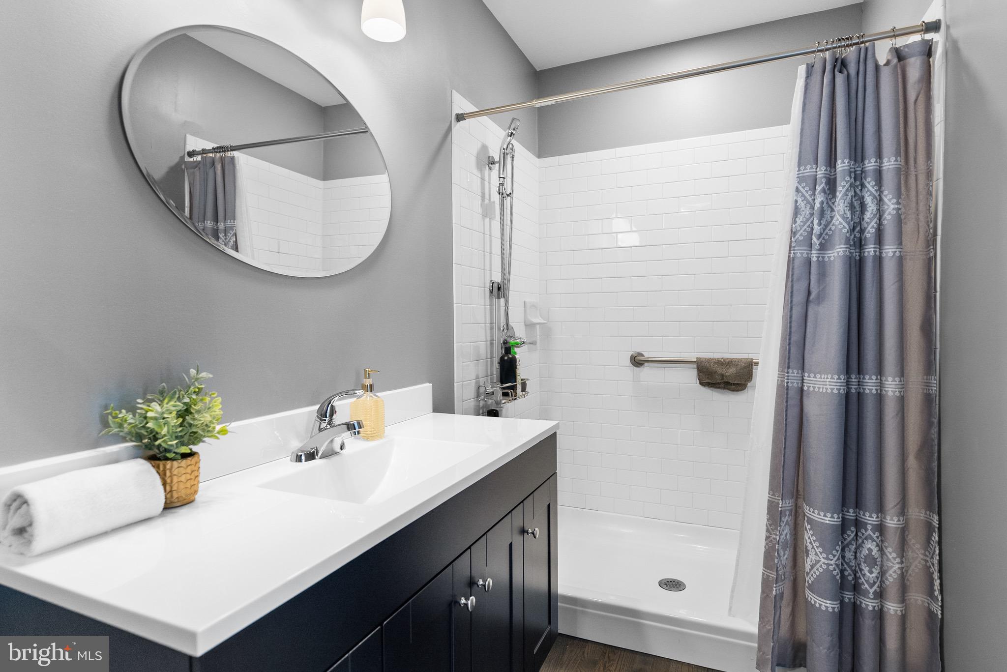 VISTAS AT GALLAHAN - Residential