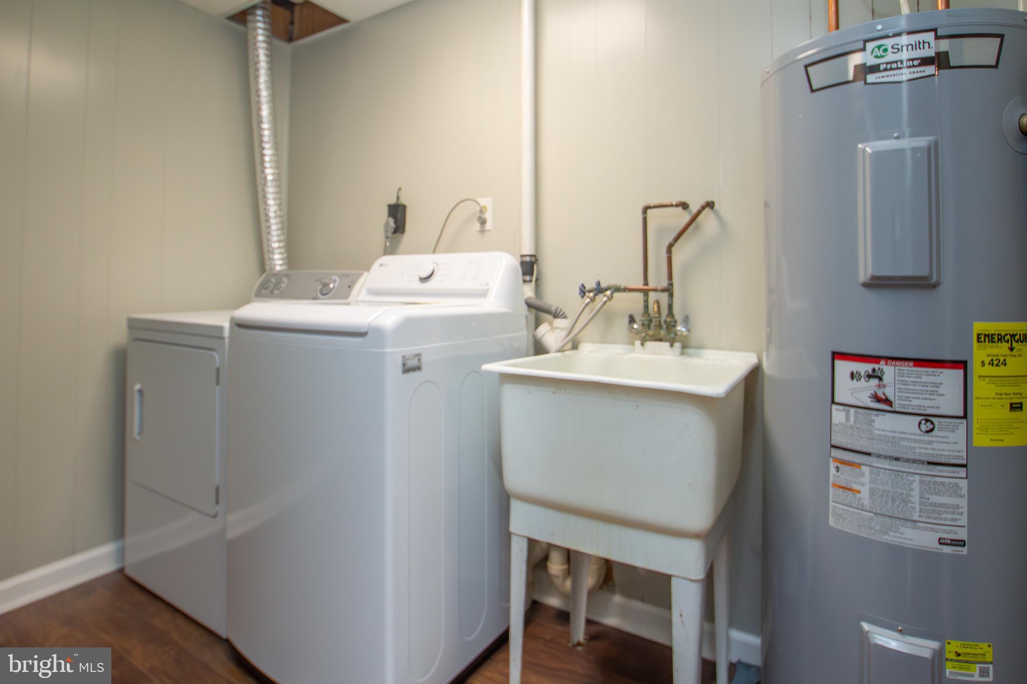 PINEDALE WOODS - Residential