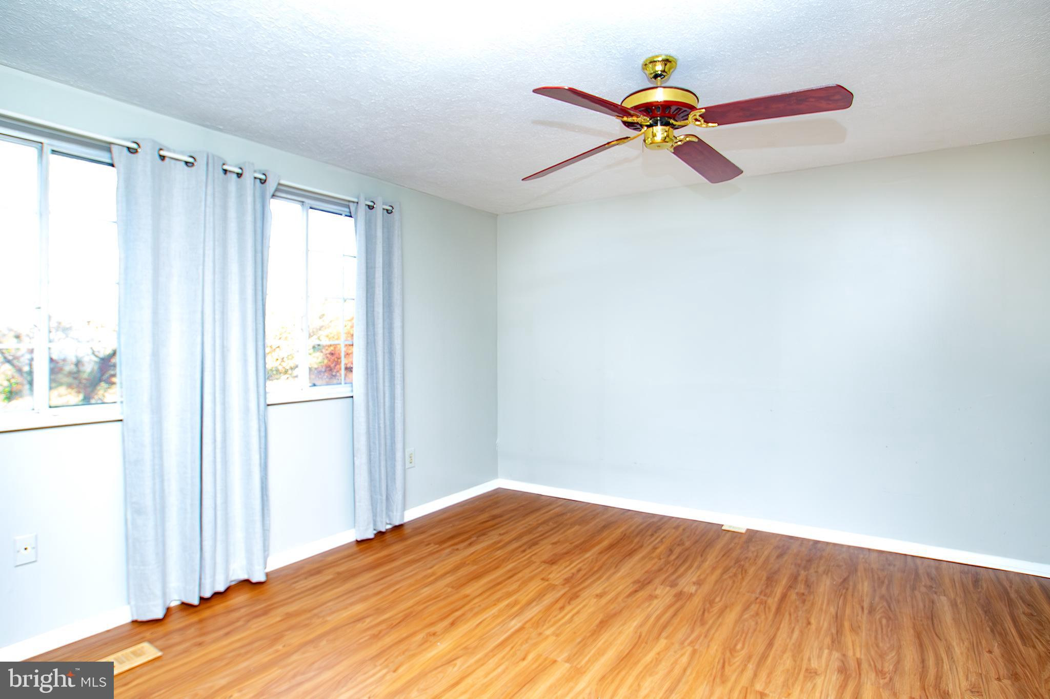 PINEDALE WOODS - Residential