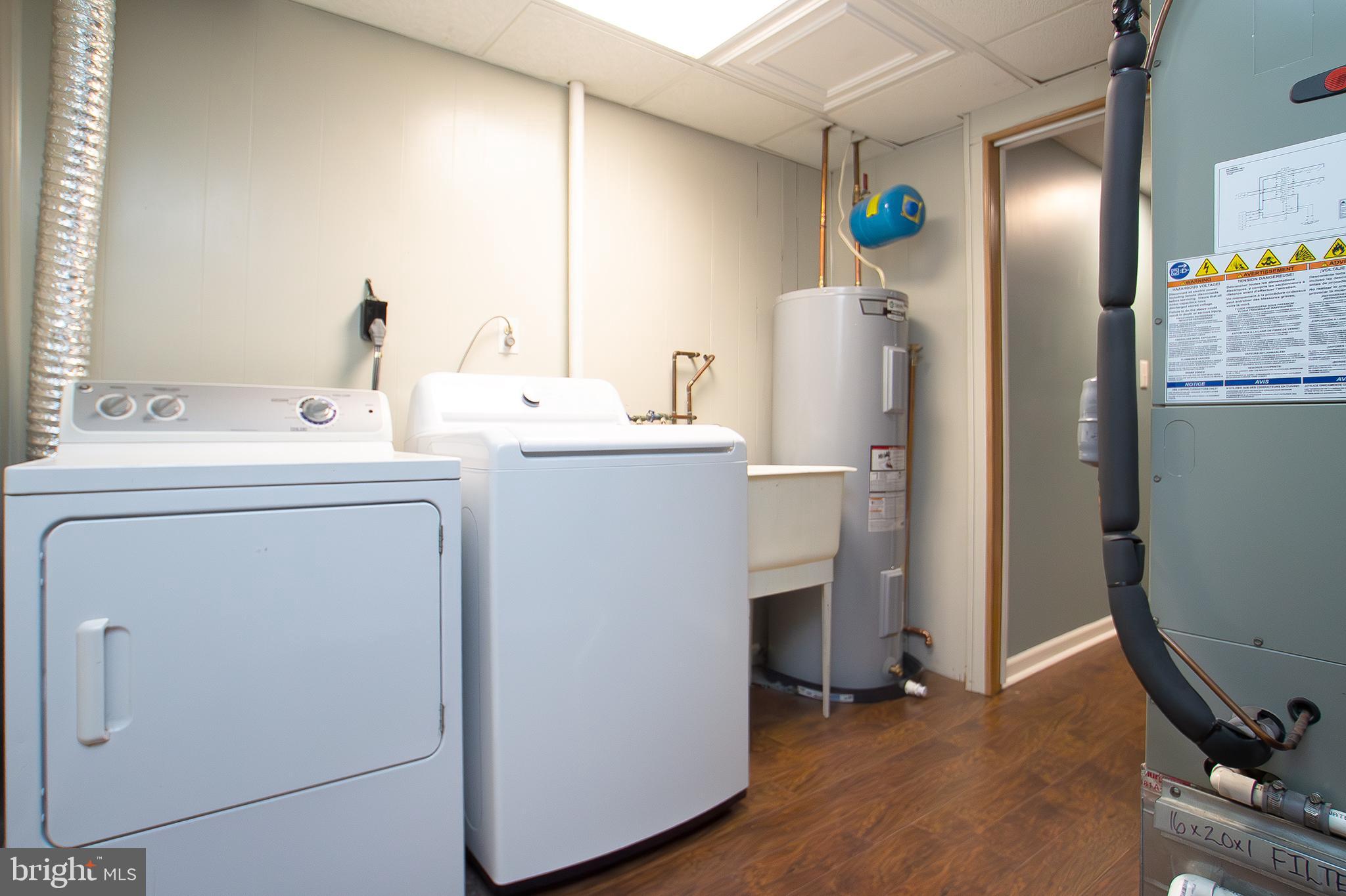 PINEDALE WOODS - Residential