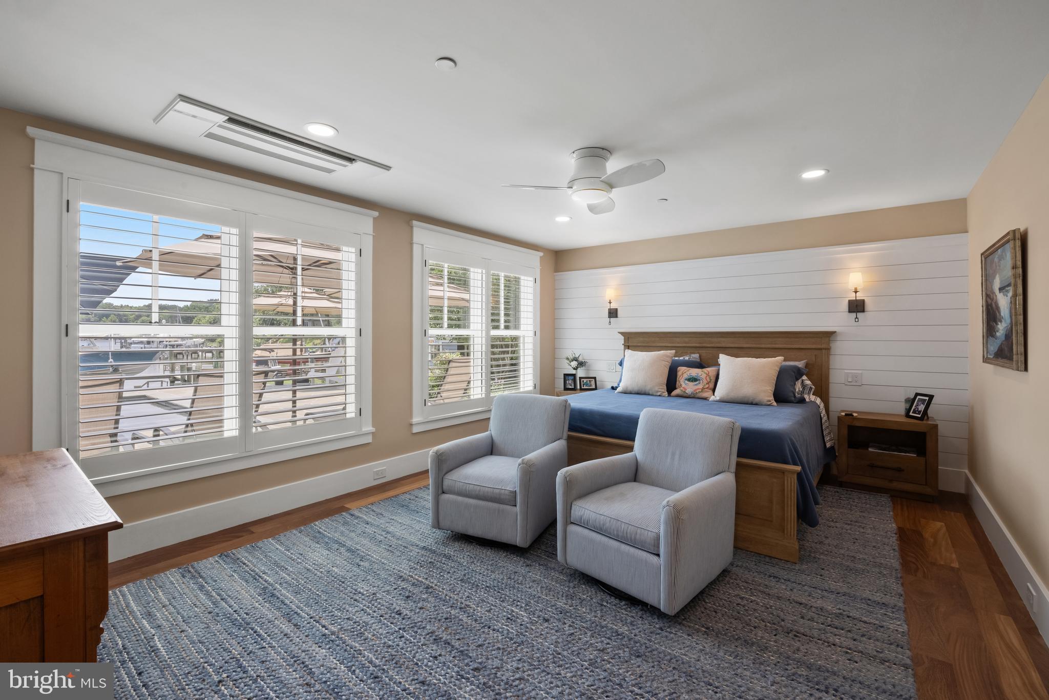 MURRAY HILL - Residential