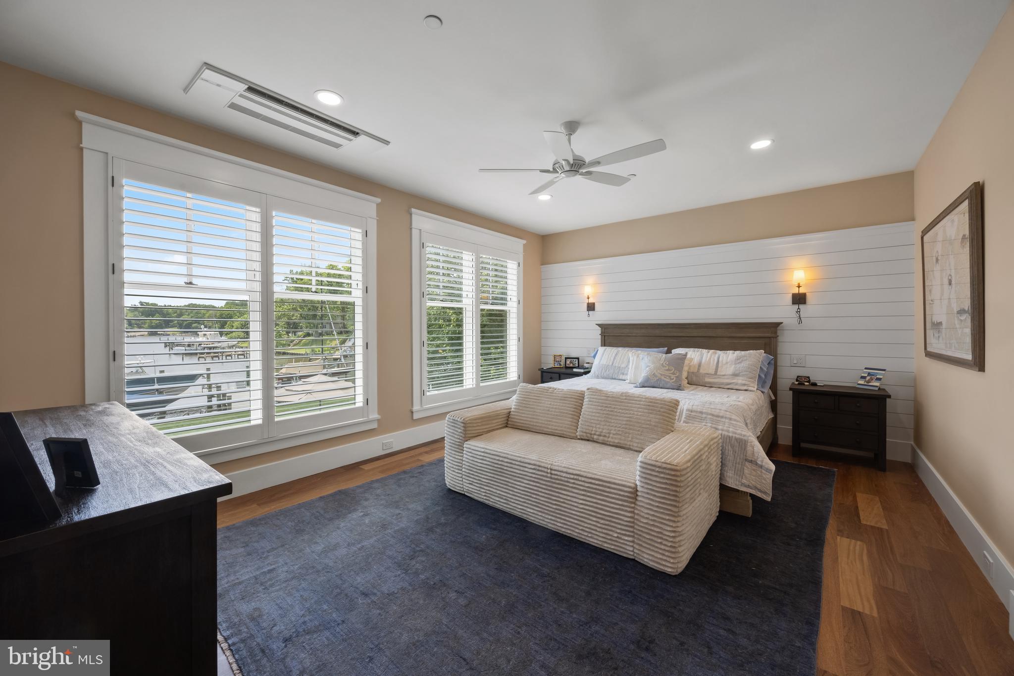 MURRAY HILL - Residential