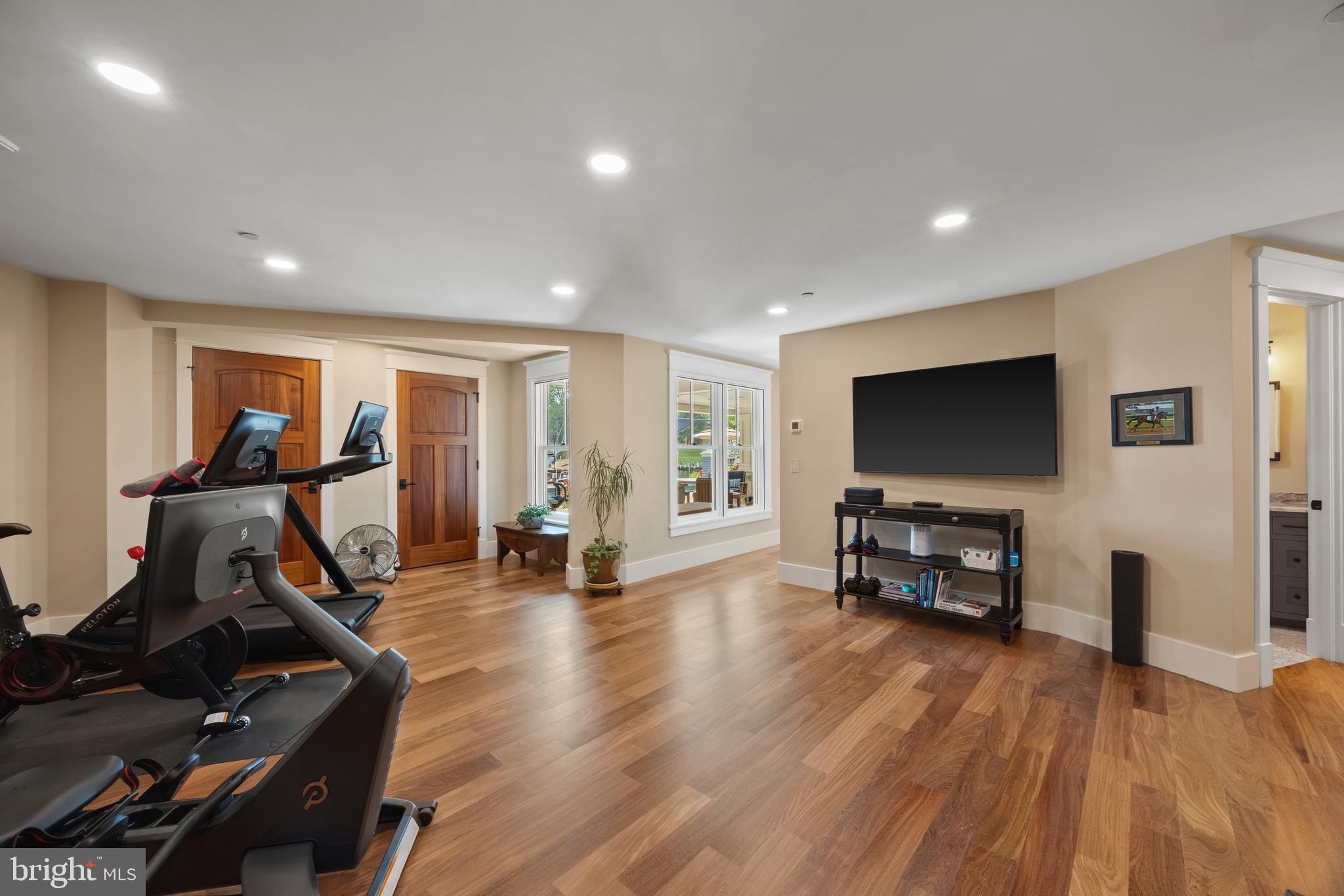 MURRAY HILL - Residential