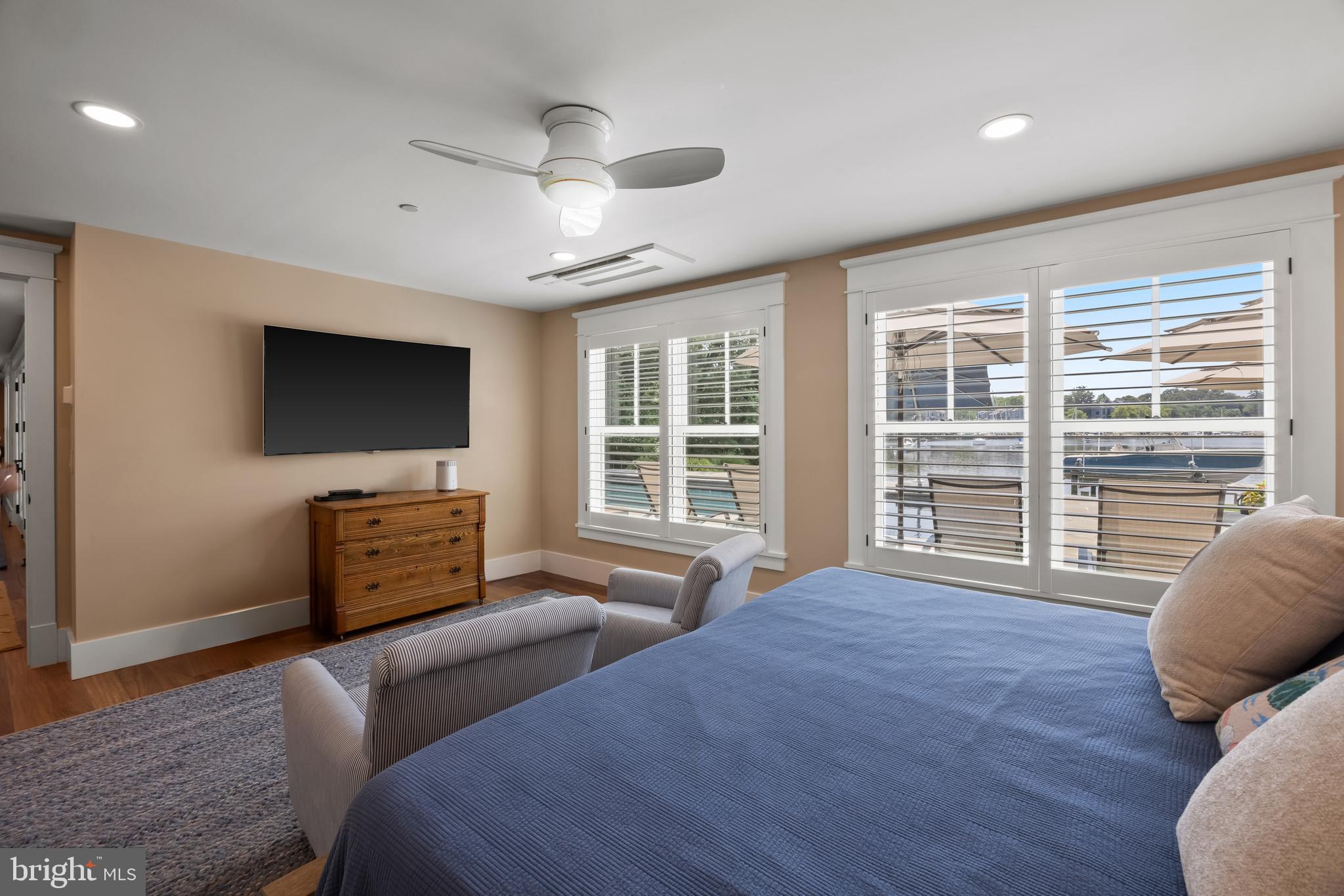 MURRAY HILL - Residential