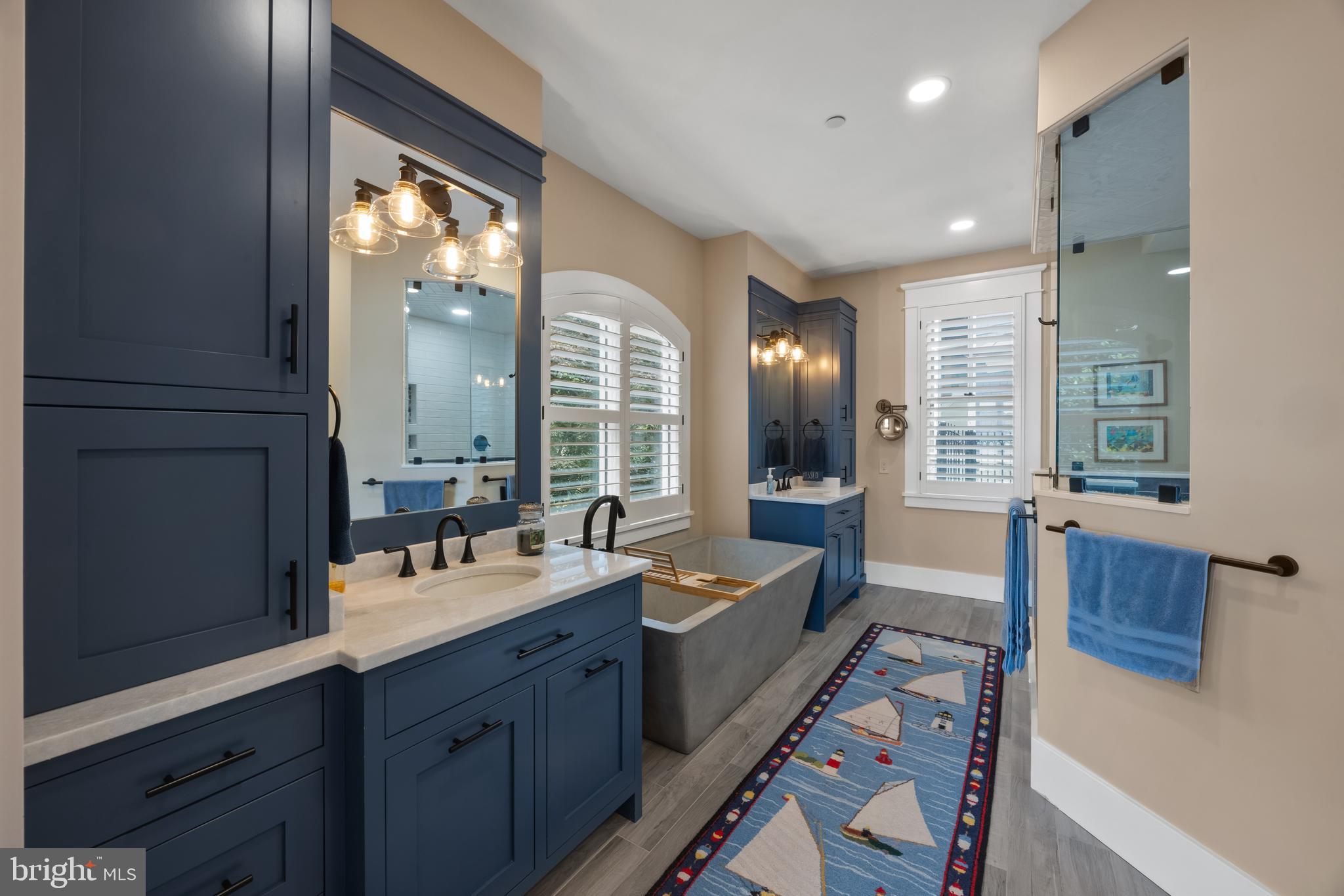 MURRAY HILL - Residential