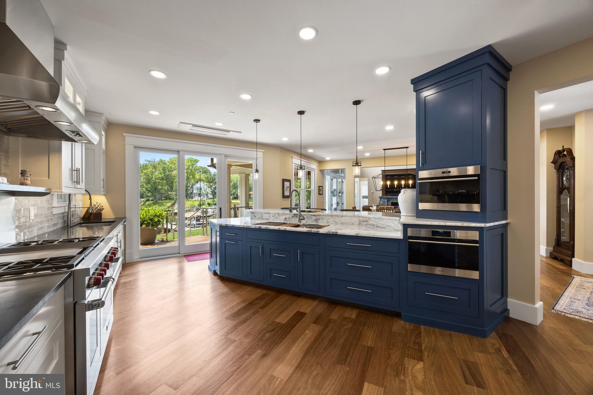 MURRAY HILL - Residential