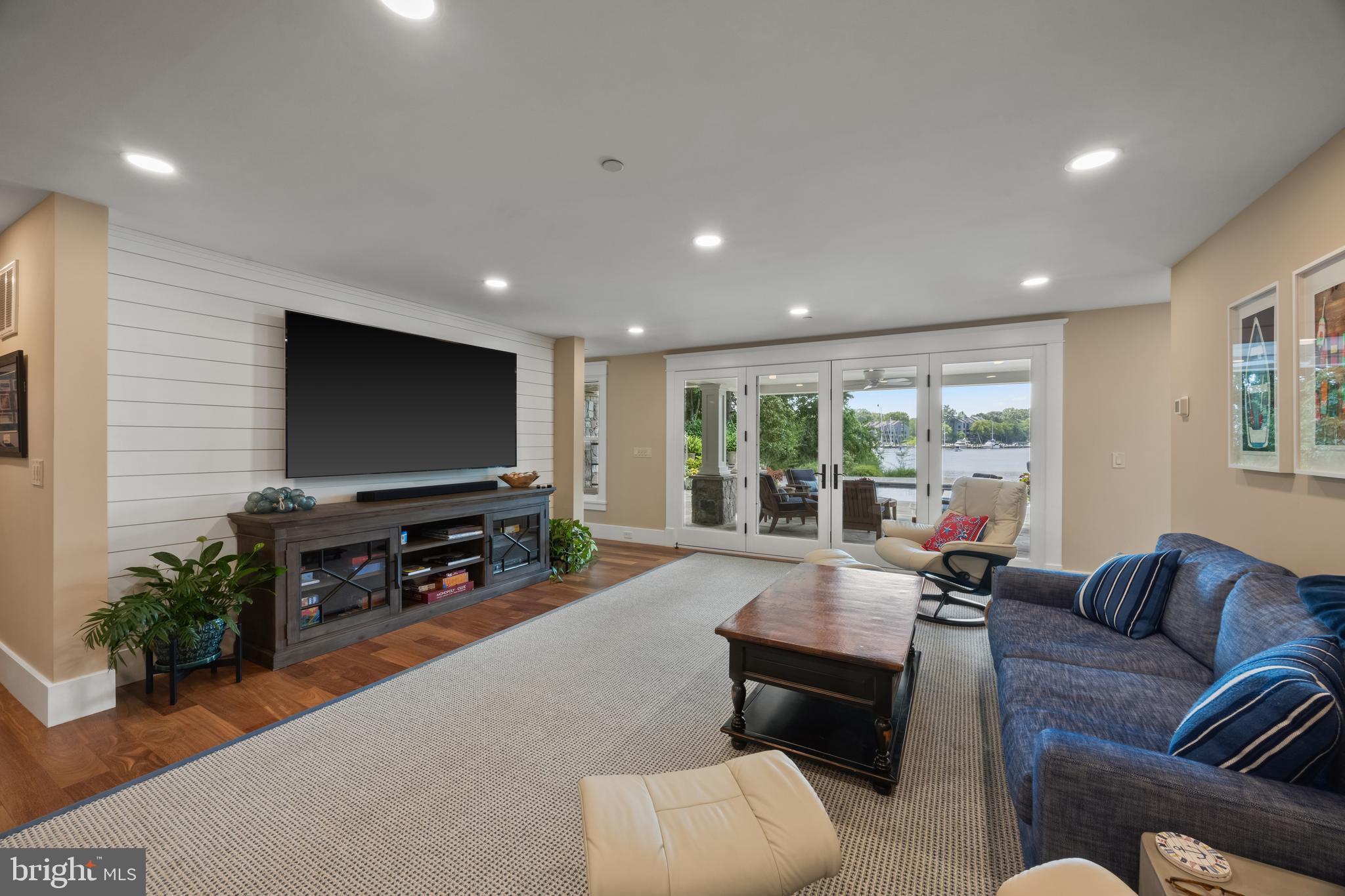 MURRAY HILL - Residential