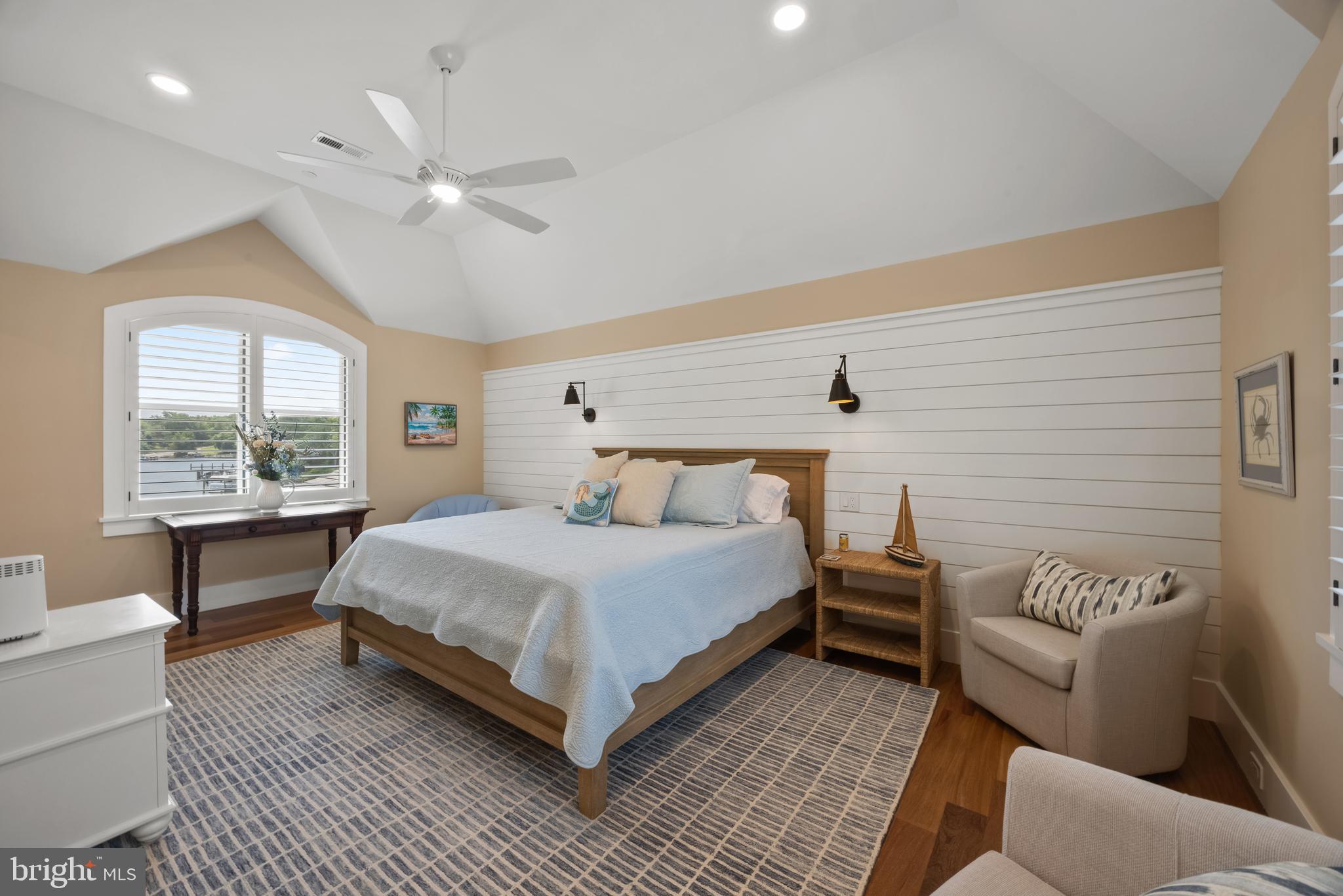 MURRAY HILL - Residential