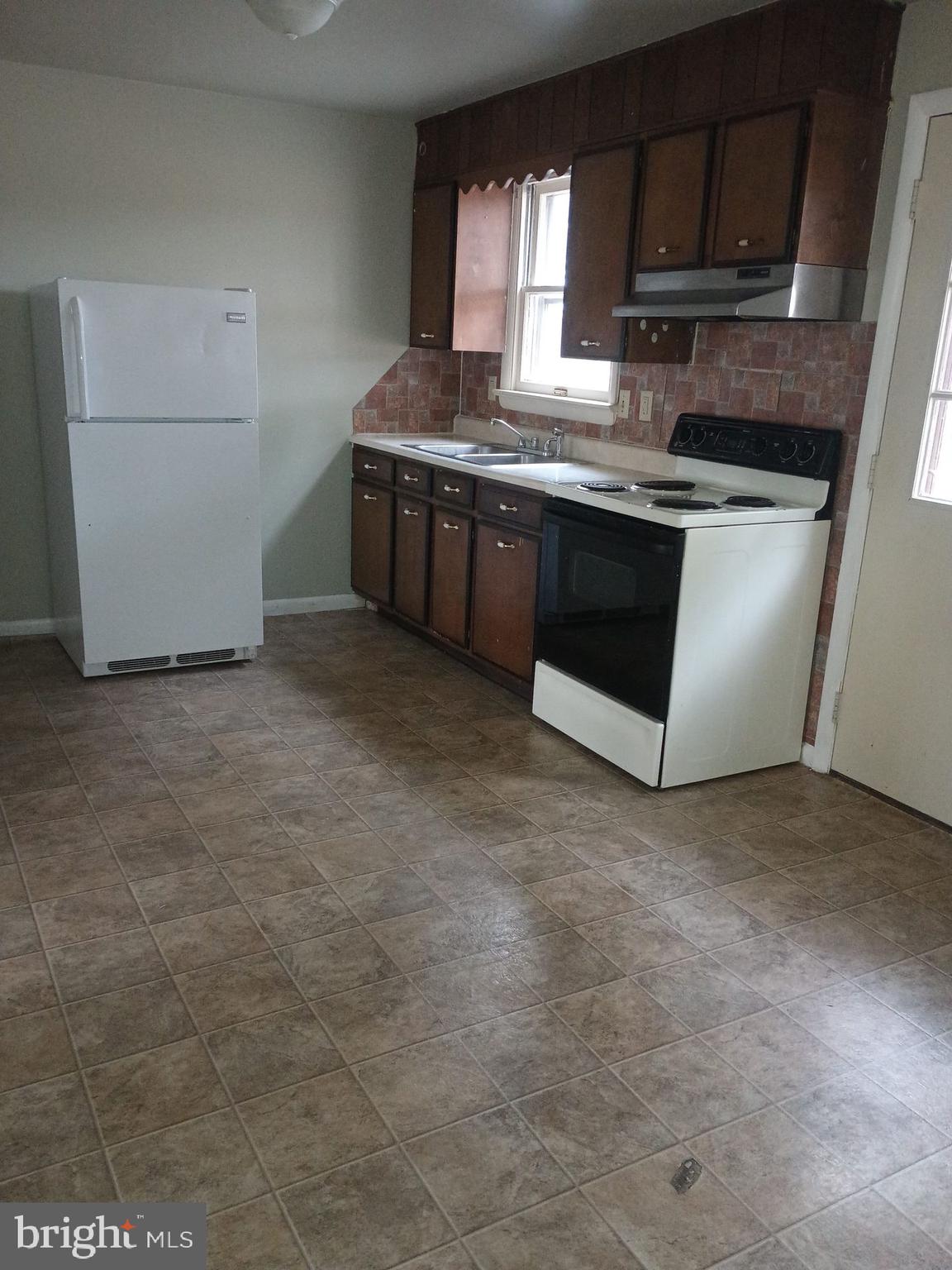 2627 BAINBRIDGE ROAD C