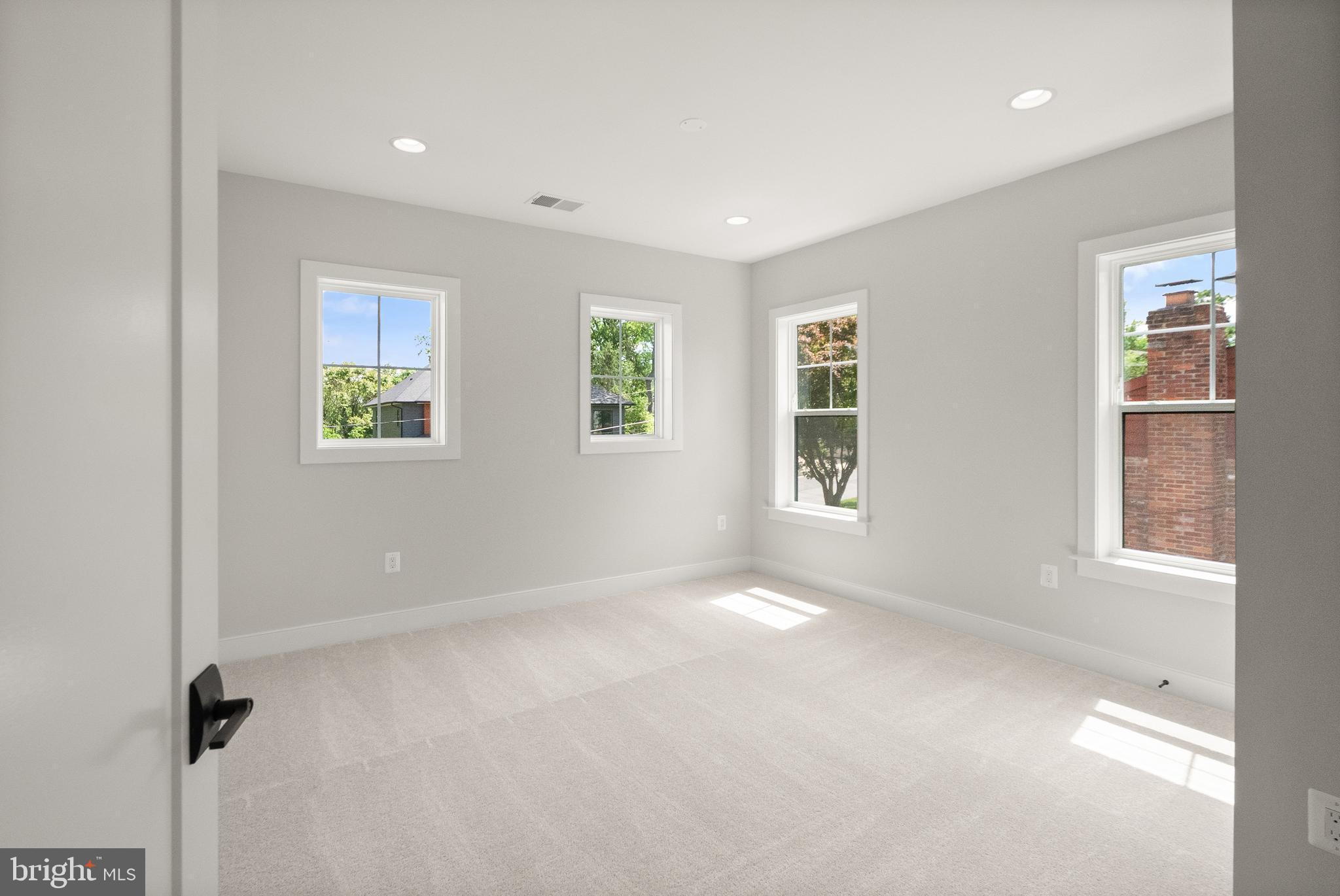 ELLISON HEIGHTS BRYANTS - Residential