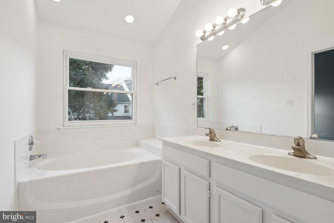 RIDGECREST - Residential