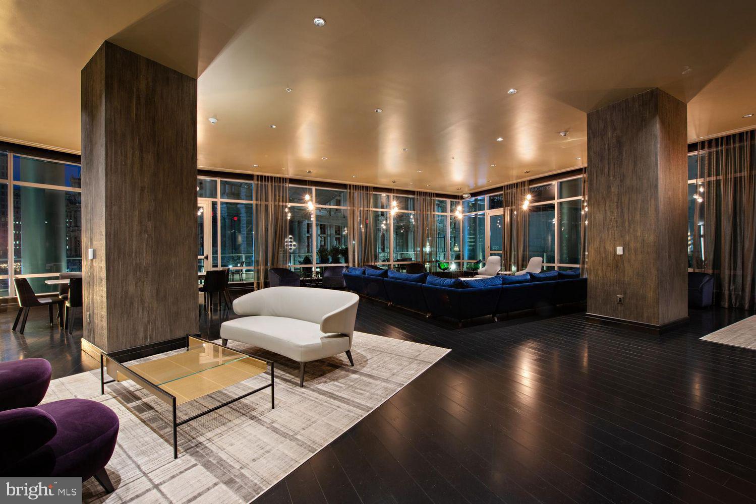 PENN SQUARE - Residential