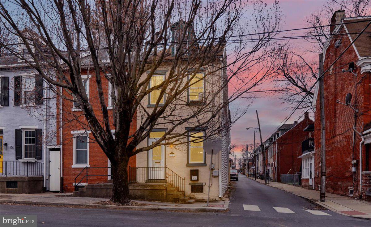 LANCASTER - Residential