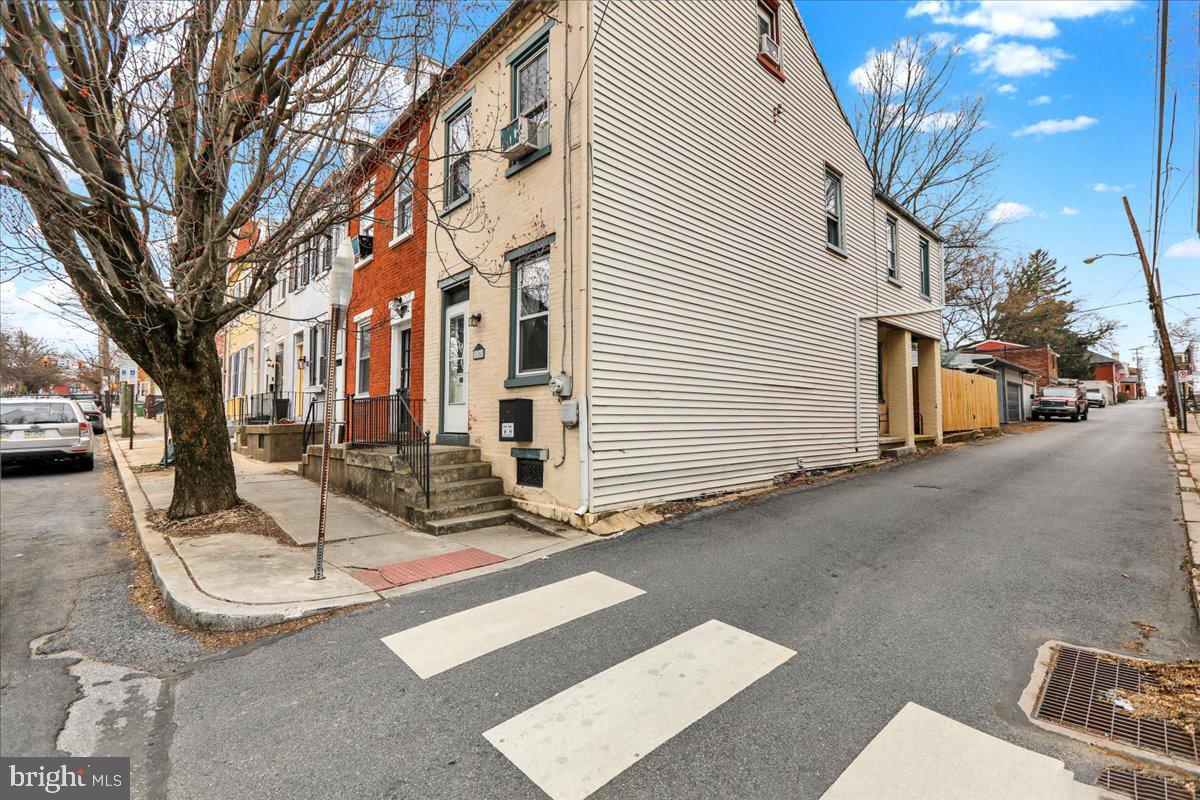 LANCASTER - Residential