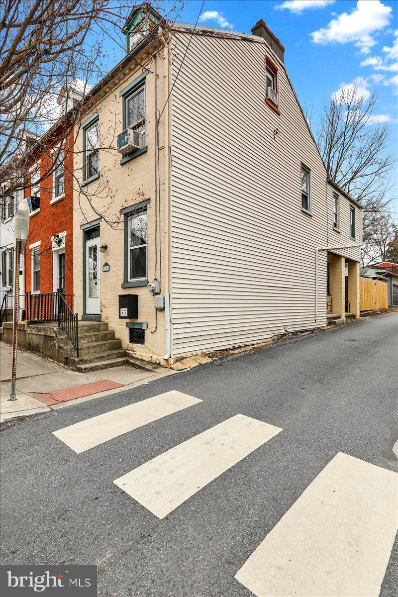 LANCASTER - Residential