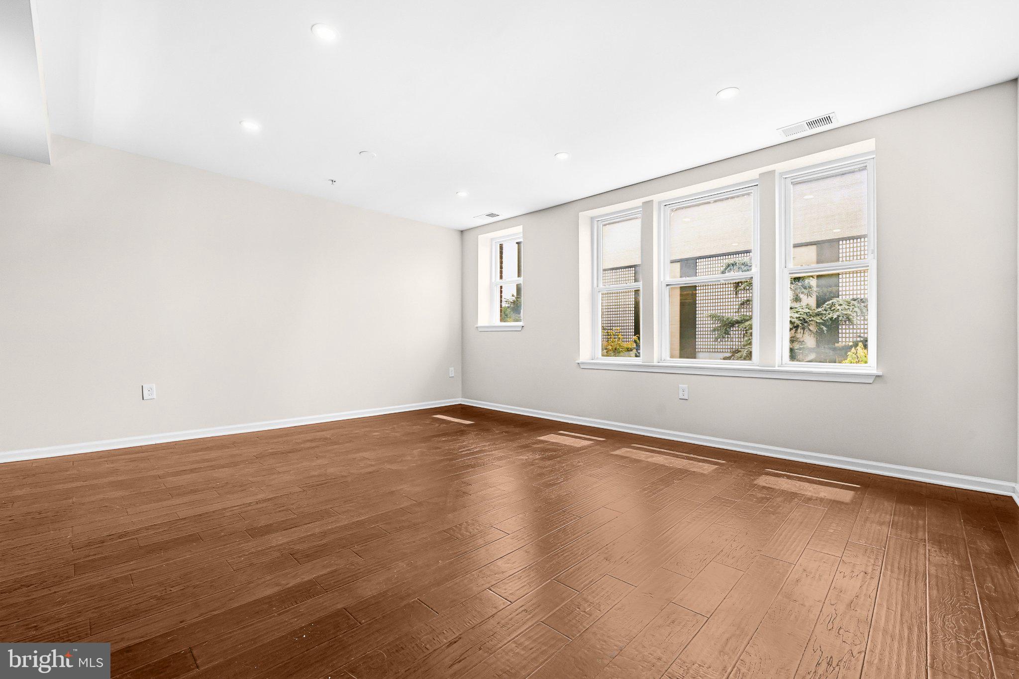 1109 O STREET NW 302