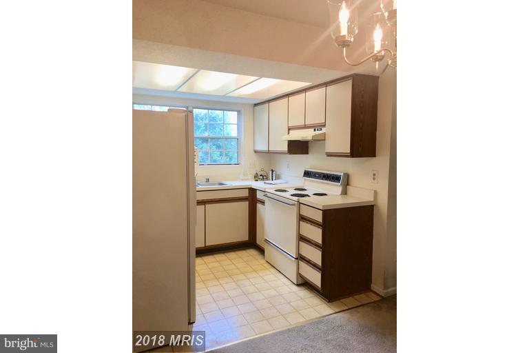 HUNTERS SQUARE - Residential Lease