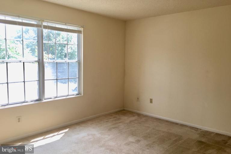 HUNTERS SQUARE - Residential Lease