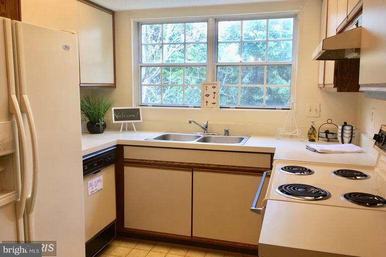 HUNTERS SQUARE - Residential Lease