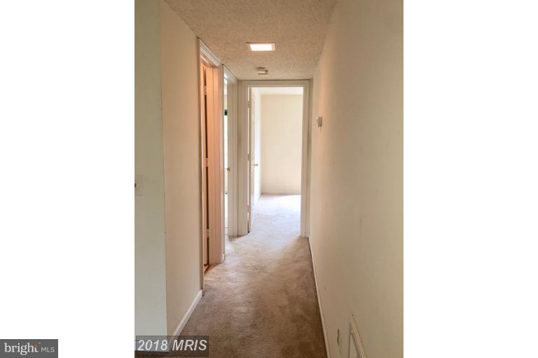 HUNTERS SQUARE - Residential Lease