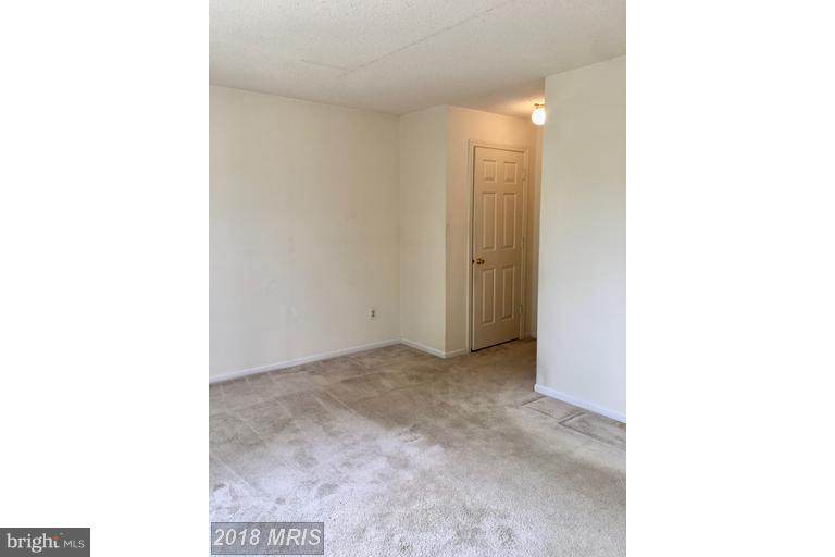 HUNTERS SQUARE - Residential Lease