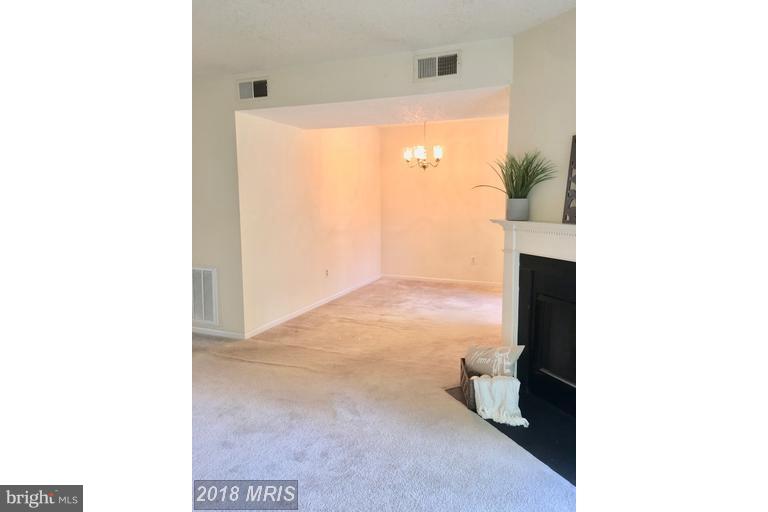 HUNTERS SQUARE - Residential Lease