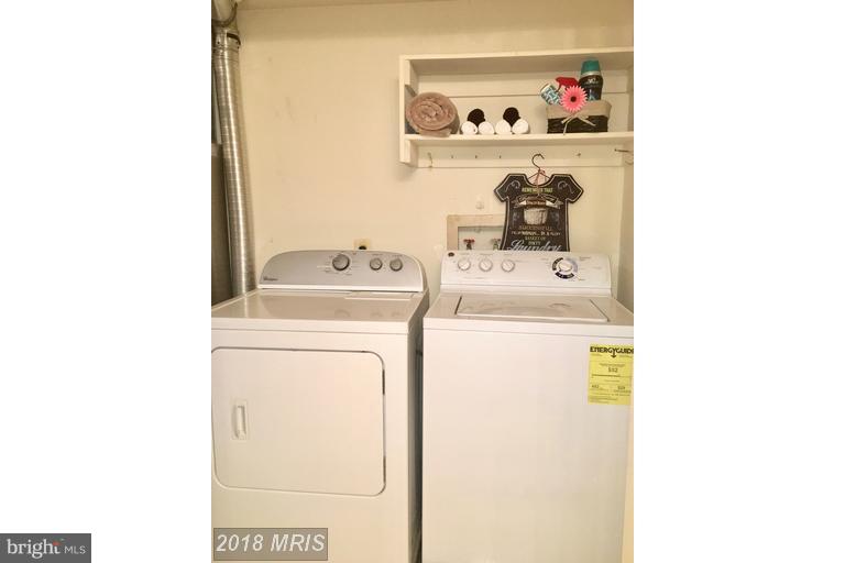 HUNTERS SQUARE - Residential Lease