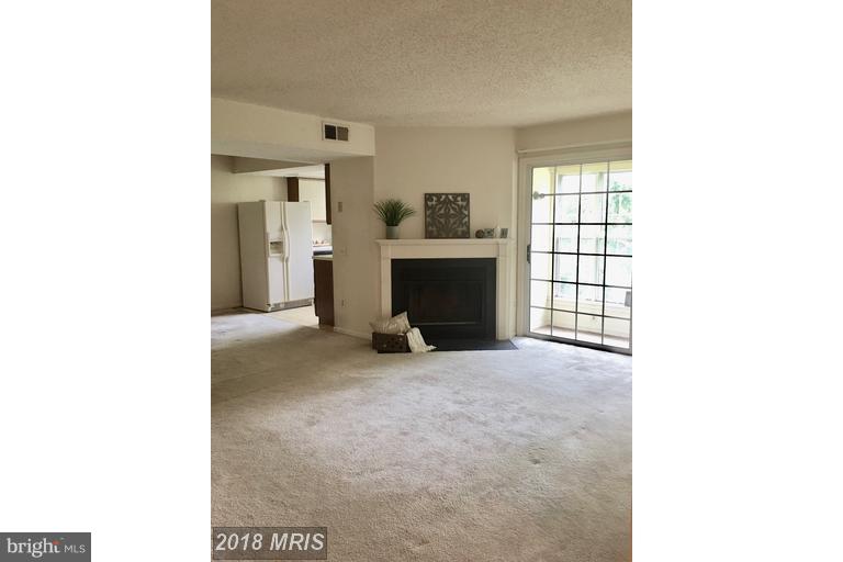 HUNTERS SQUARE - Residential Lease