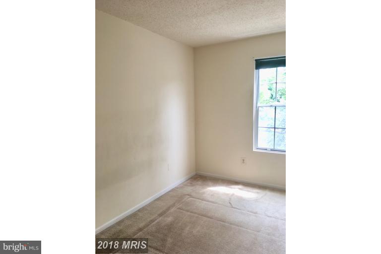 HUNTERS SQUARE - Residential Lease