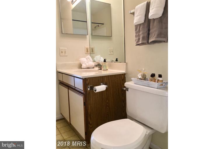 HUNTERS SQUARE - Residential Lease