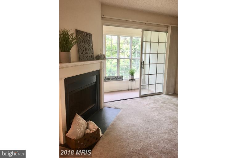 HUNTERS SQUARE - Residential Lease