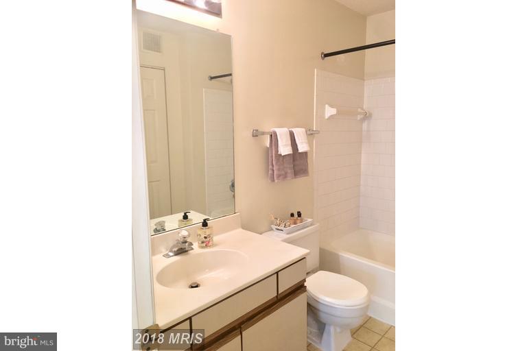 HUNTERS SQUARE - Residential Lease