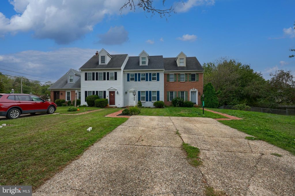 Photo of 425 Cardinal Road, LITITZ, PA 17543 (MLS # PALA2076814)