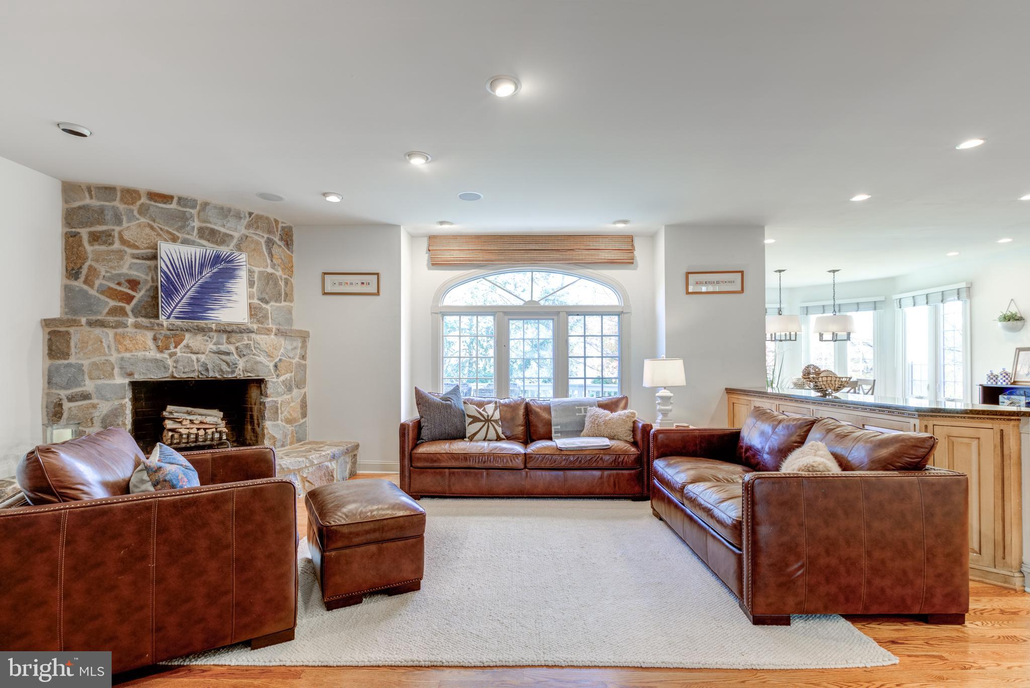 HAMILTON PLACE - Residential