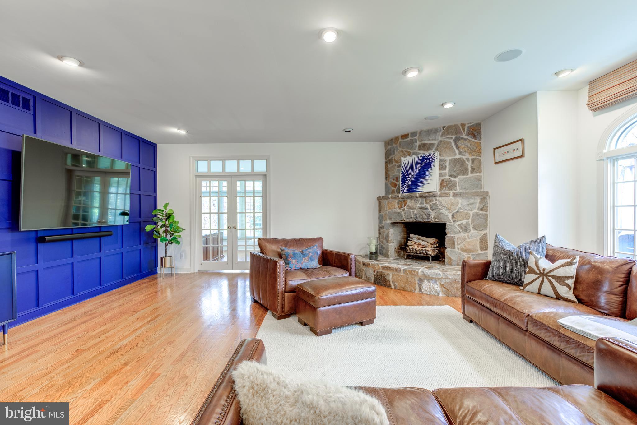 HAMILTON PLACE - Residential