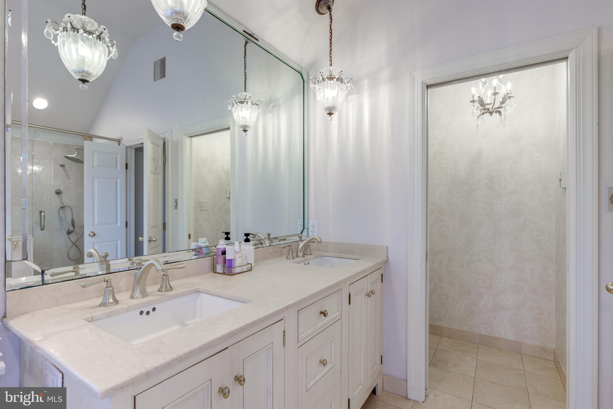 HAMILTON PLACE - Residential