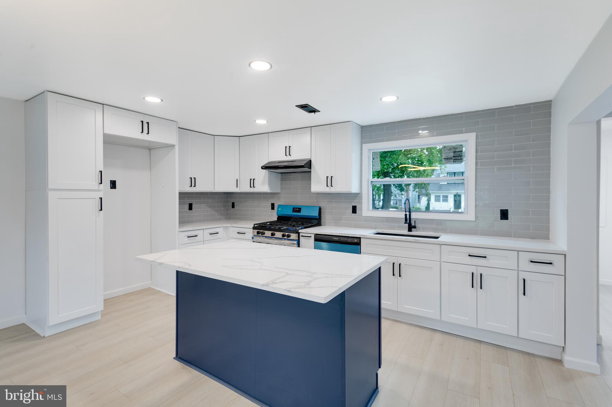 31 OVERINGTON AVENUE
