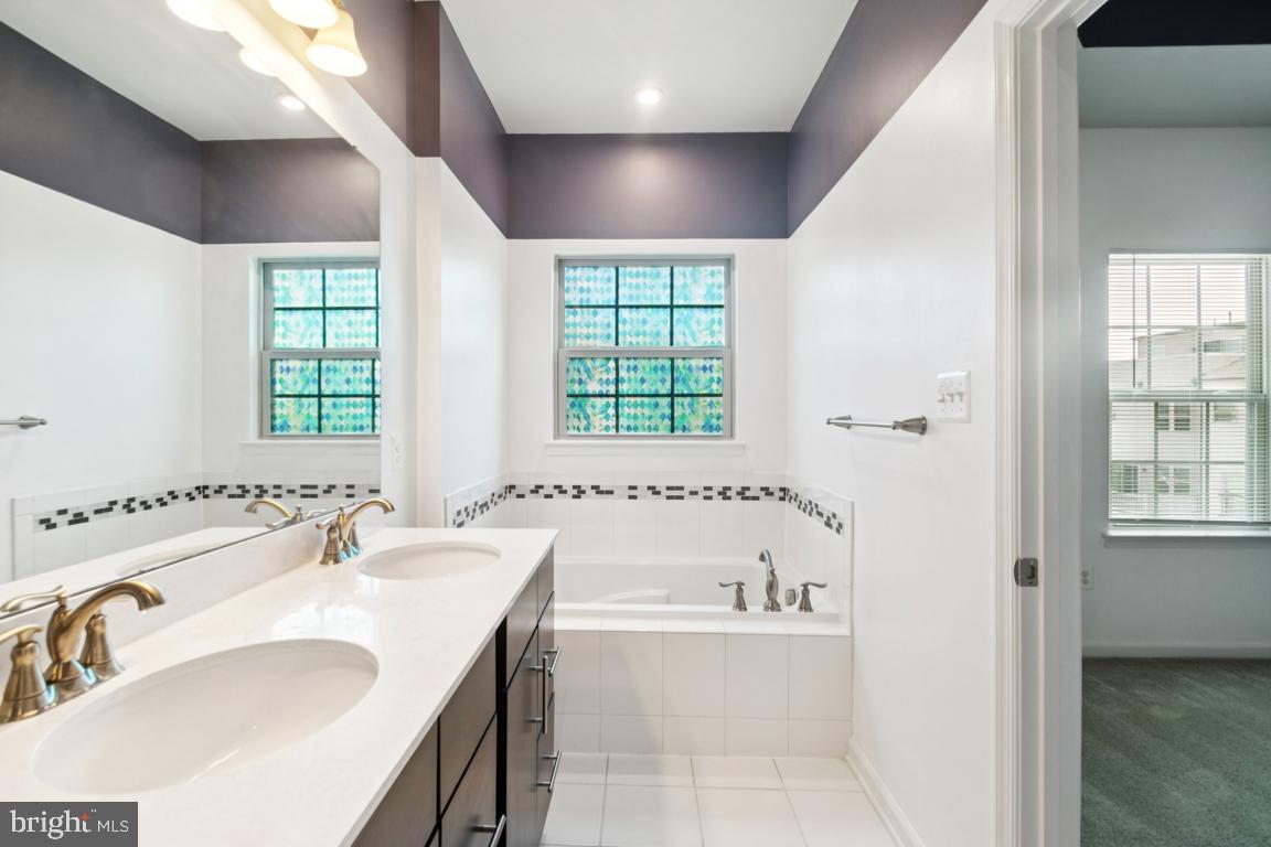 PARKSIDE - Residential