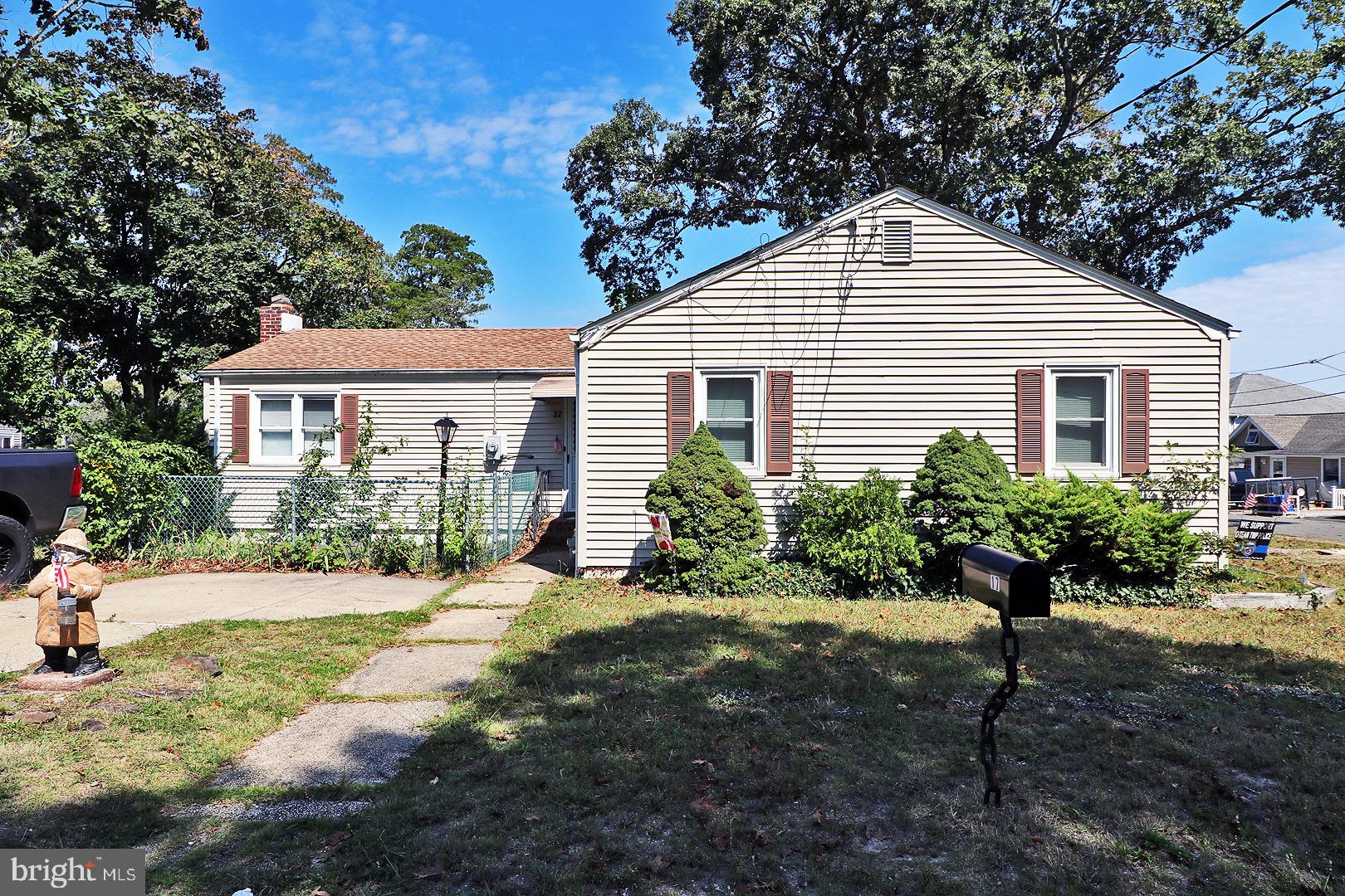 17 PENNSYLVANIA AVENUE