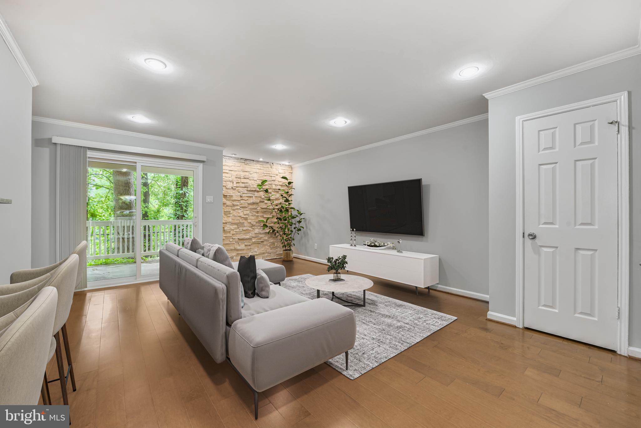 1503 LINCOLN WAY 101B