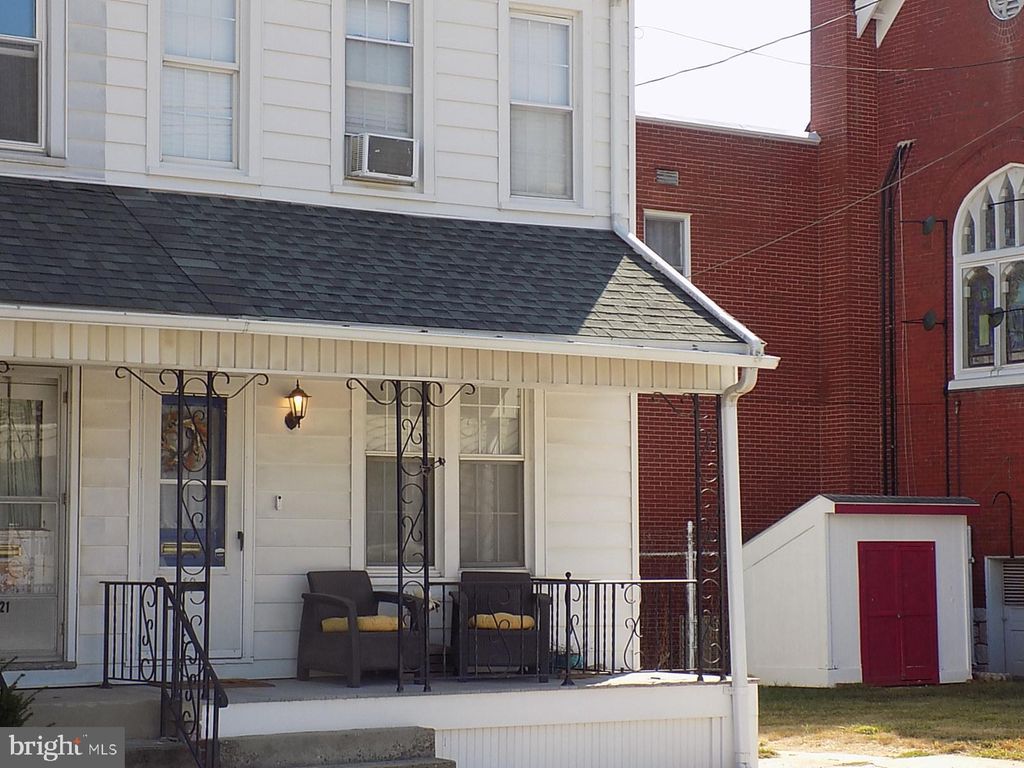 Photo of 19 N Seward Street, YORK, PA 17404 (MLS # PAYK2090042)