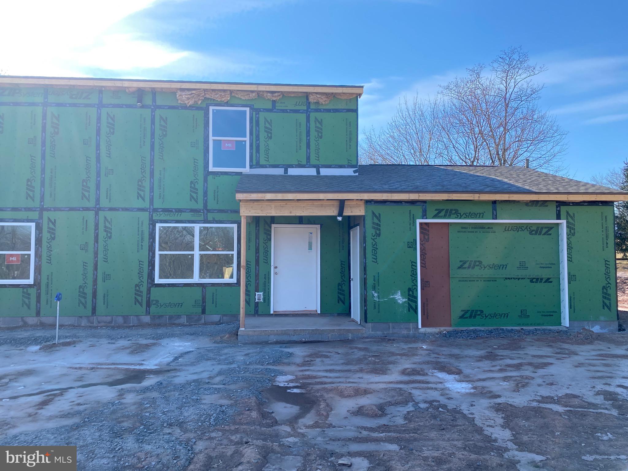 New Construction. 2 bed / 2.5 bath duplex with panoramic views of Powells Valley.  Easy access to Harrisburg and surrounding areas. All appliances included. Attached 1 car garage.  Must see to appreciate. Call to schedule your private tour today.
Application Link: Copy and paste in browser .

 https://apply.link/8Dli7sg