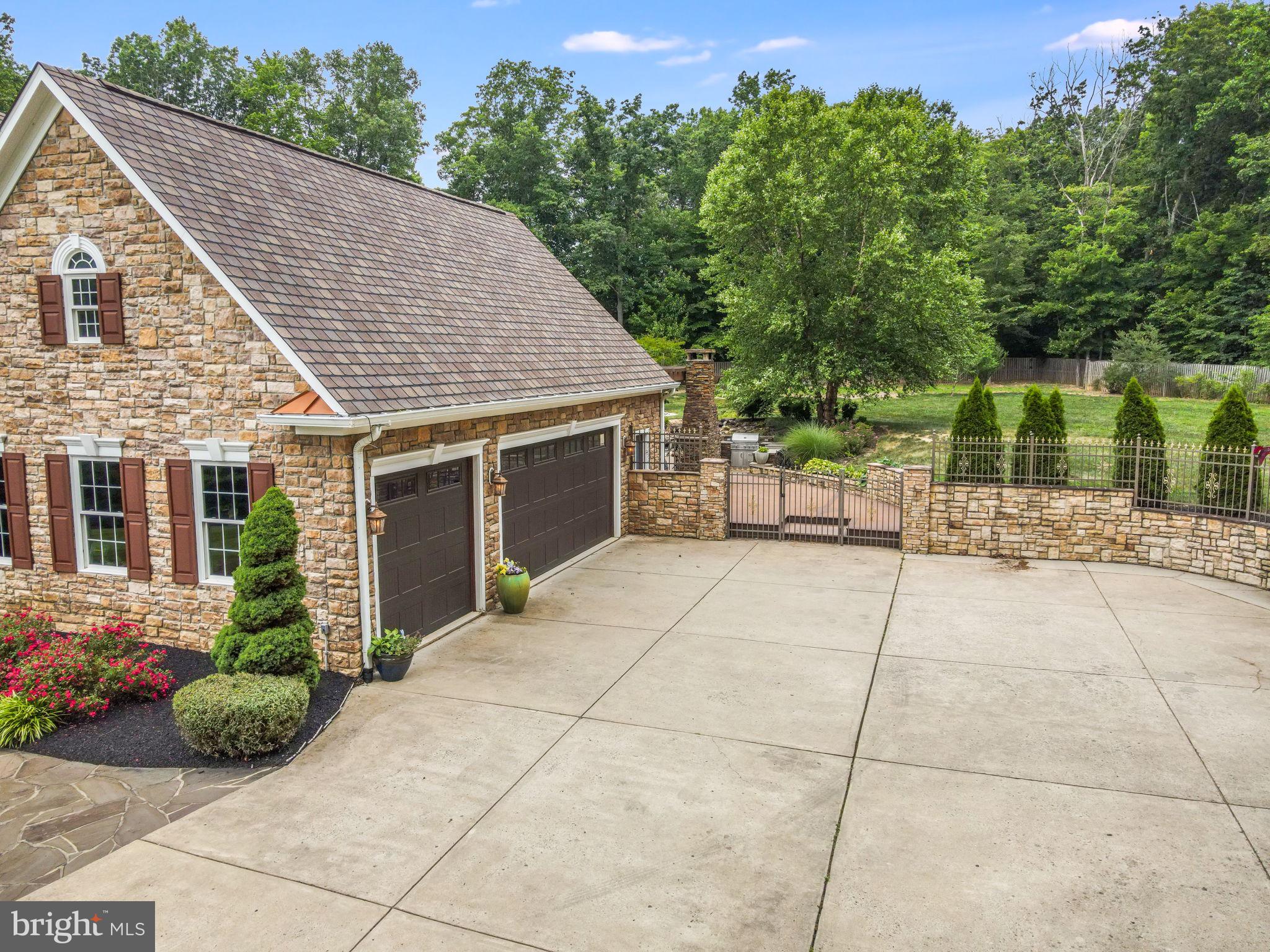 CANNON BLUFF ESTATES - Residential