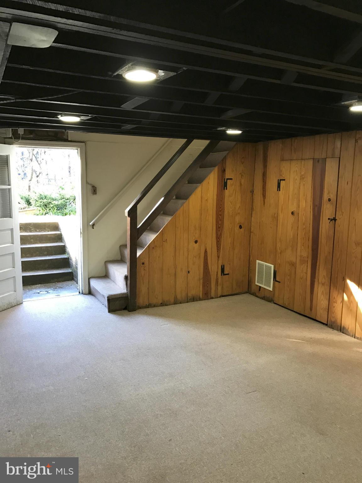 ARLINGTON FOREST - Residential Lease