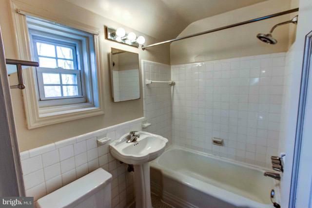 ARLINGTON FOREST - Residential Lease