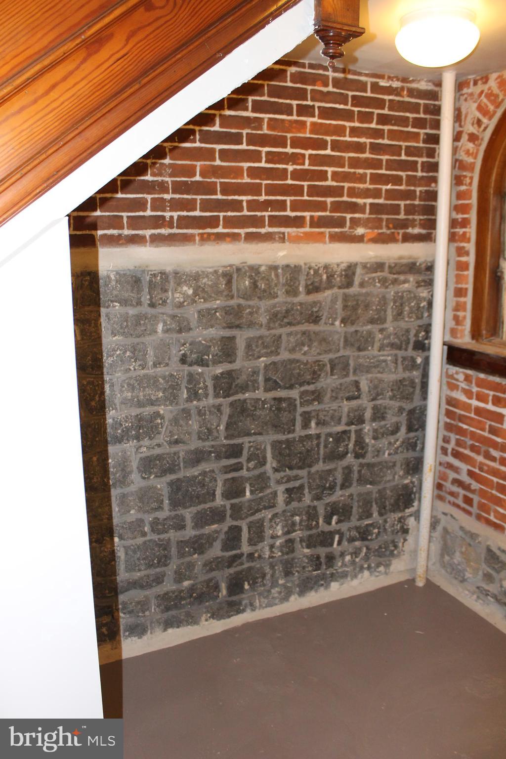 000 - Residential Lease