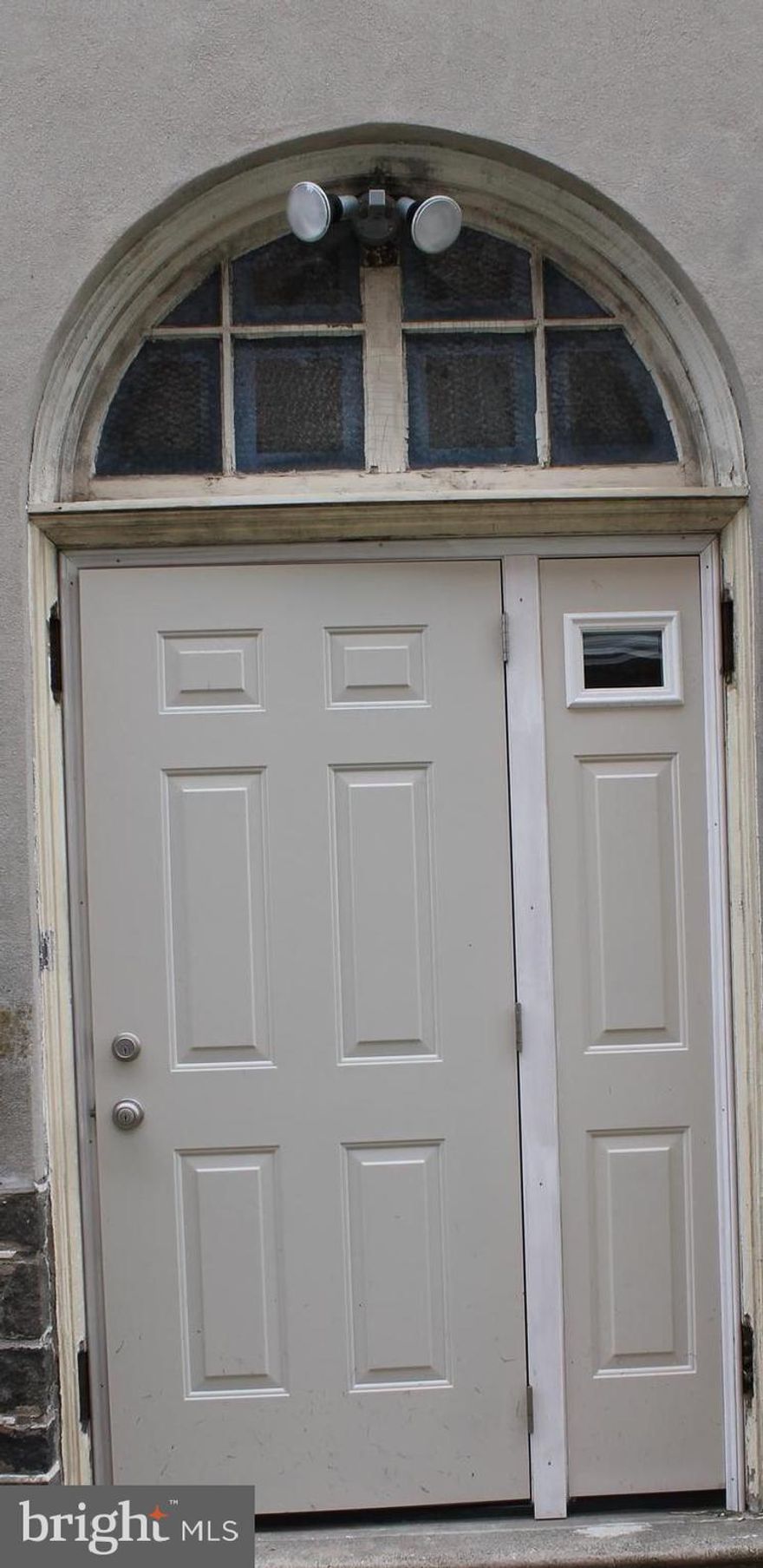 Beautiful Loft  Style Apartment in the Heart of Down Town.  Open Concept with a small bedroom area.  Hardwood Floors throughout, lots of storage in the unit.  Private entrance from the side of the building with a walk way from the off street parking area in the back of the building.   Water/Sewer and Trash are included in Rent.  Immediate occupancy available, good credit a must.