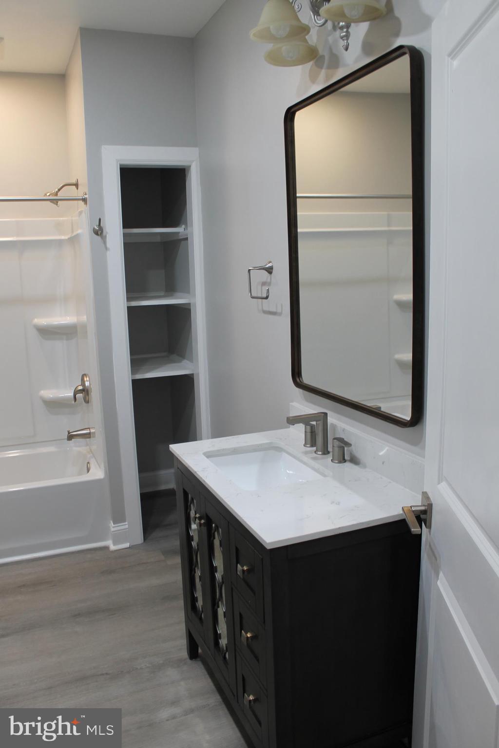 000 - Residential Lease