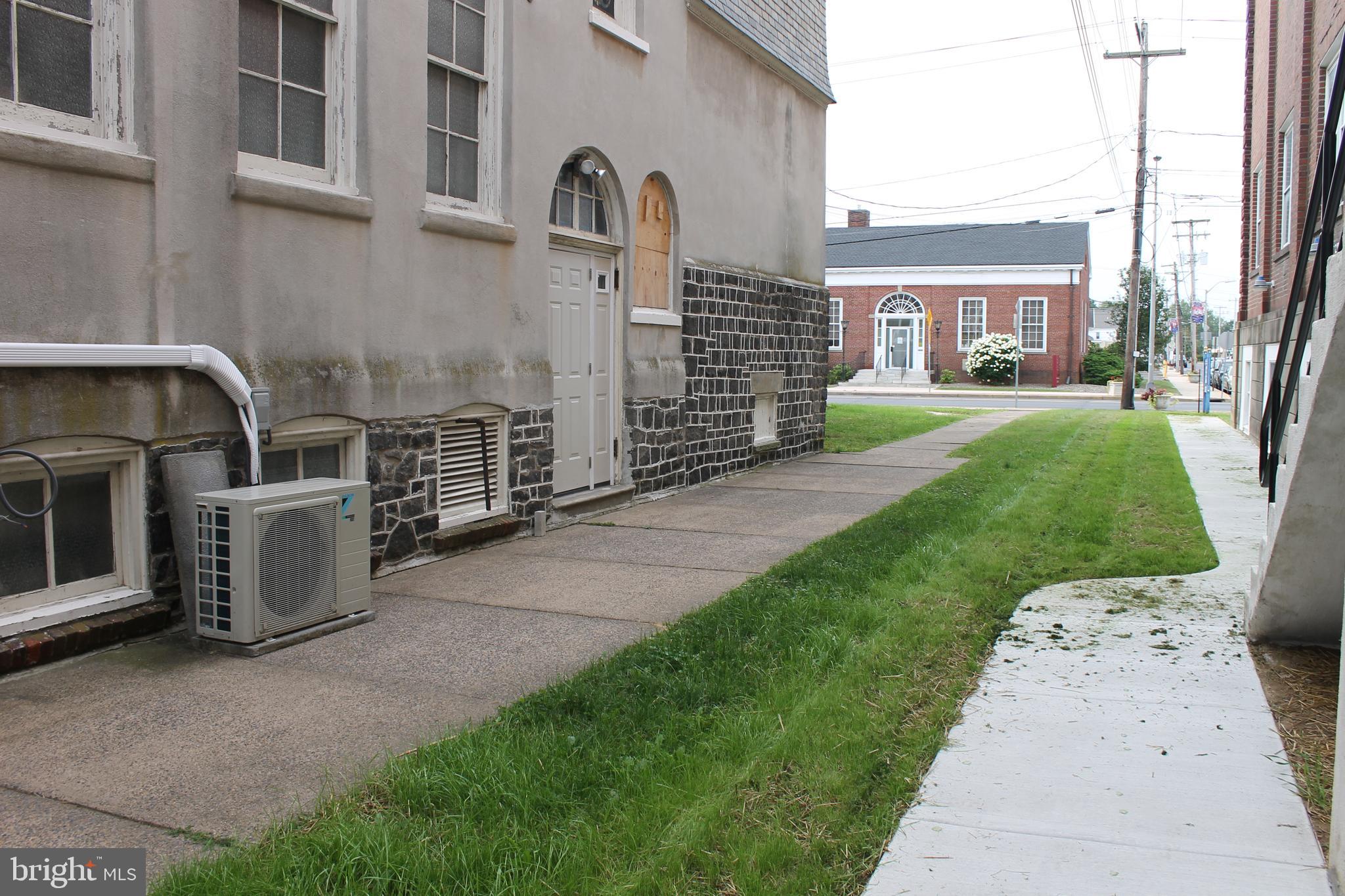 000 - Residential Lease