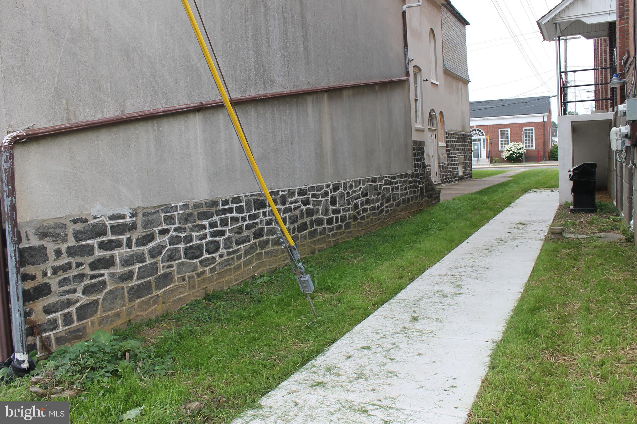 000 - Residential Lease